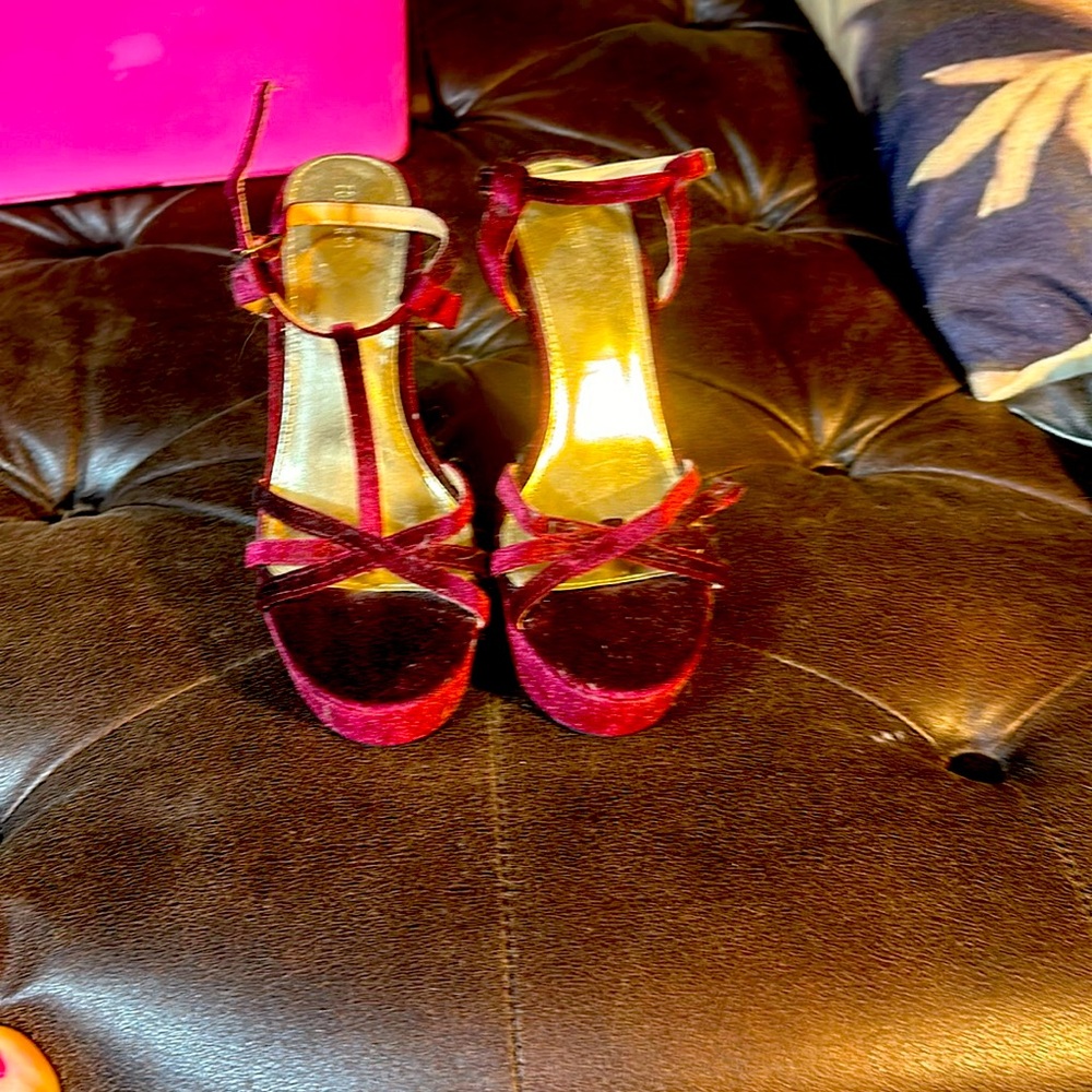 Forever 21 brand new 8 1/2 burgandy heels